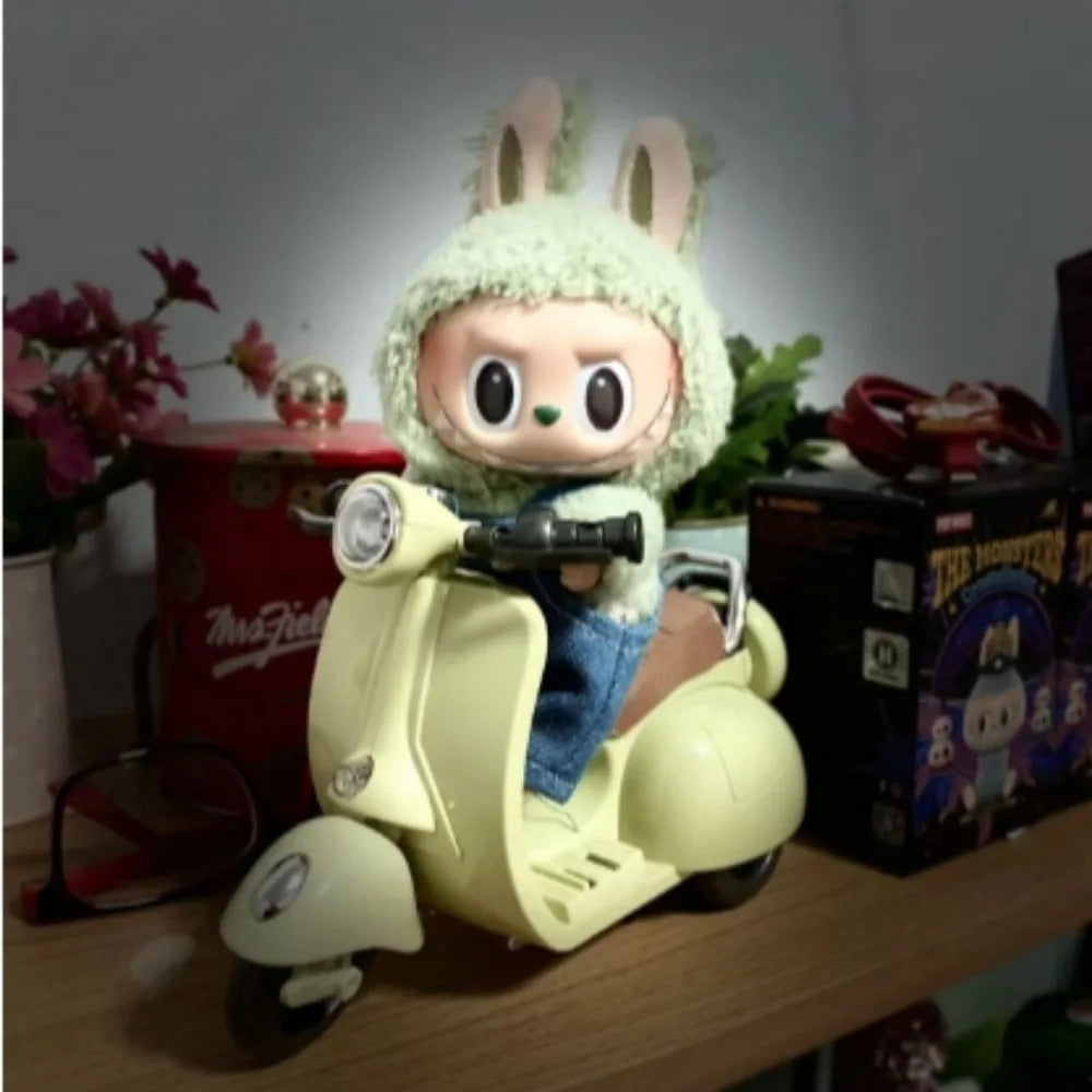 Mini Moto Électrique Labubu avec Musique et Lumière - Accessoire Poupée Kawaii Cadeau